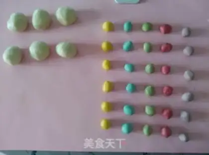 Make Rainbow Spiral Souffle step 1