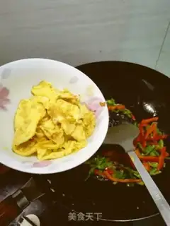 Make Cream pepper fried eggs step 5