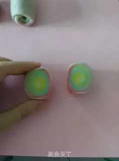 Make Rainbow Spiral Souffle step 8