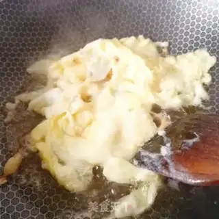 Make cucumber fried eggs step 3