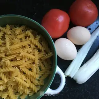 Make Tomato eggs. Noodles step 0