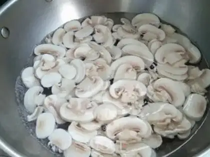 Make Fried eggs step 1