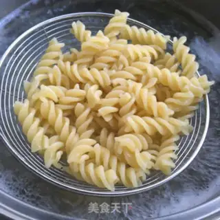 Make Tomato eggs. Noodles step 1
