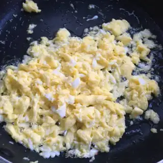 Make Tomato eggs. Noodles step 2