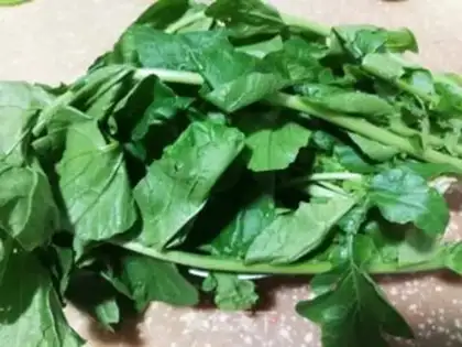 Make radish and fried eggs step 0