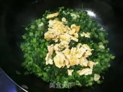 Make radish and fried eggs step 6