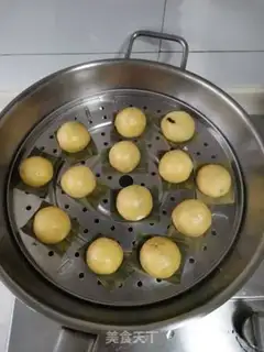 Make Sticky bean buns step 4