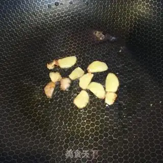 Make Qi-su, burn the chicken leg step 1