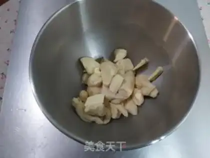 Make Milky hands tore toast step 3