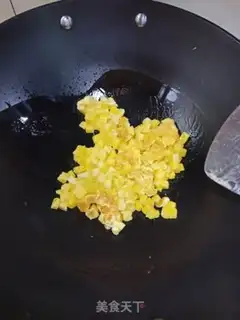 Make Bacon egg fried buns step 3