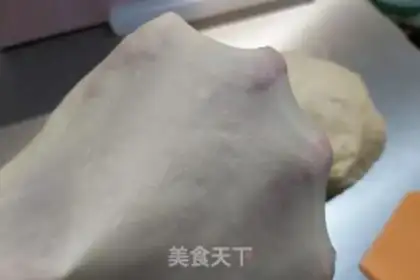 Make Milky hands tore toast step 4