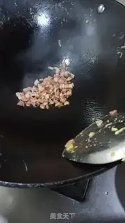 Make Bacon egg fried buns step 4
