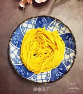 Make Black pepper steak pasta step 1