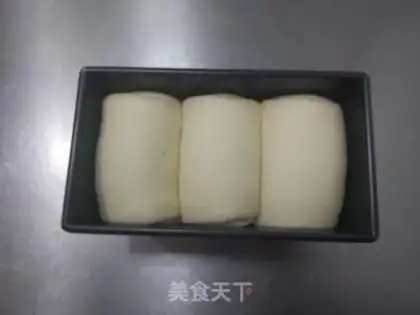 Make Milky hands tore toast step 12