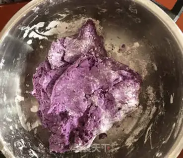 Make The potato lunar pie step 2
