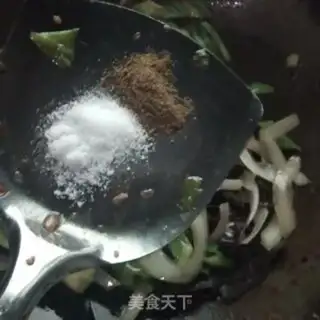 Make Pepper onion fried wood step 3