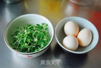 Make Smash-spring eggs step 0