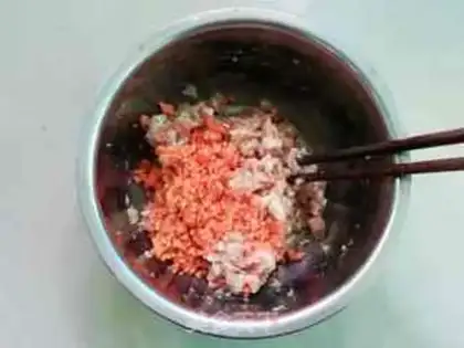 Make Coca-creas gravy step 1