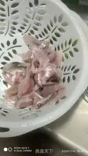 Make Hands on the fishballs step 0