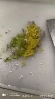 Make Hands on the fishballs step 1