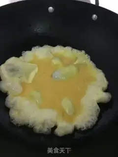 Make Tomato fried eggs step 7