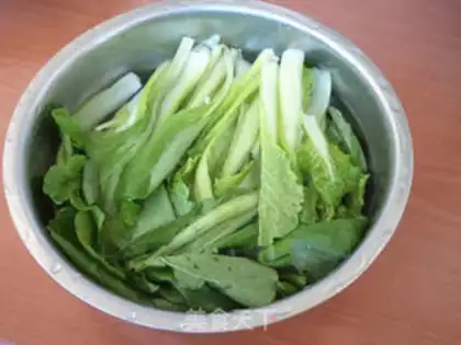 Make Little cabbage pork dumplings step 2