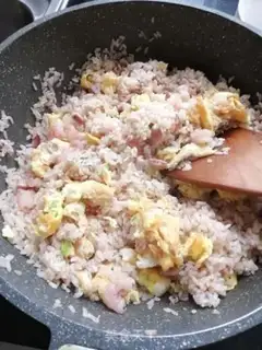 Make Egg and seafood step 5