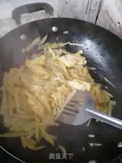 Make Potato cheese fried eggs step 3