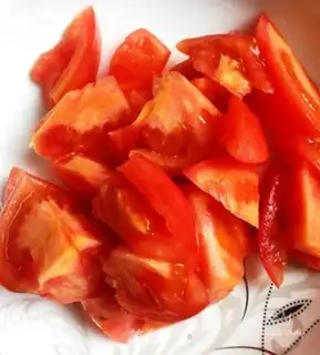 Make Tomato eggnog noodles step 1