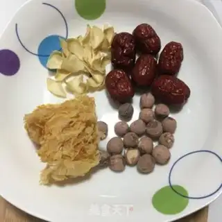 Make The silver spoon of a red date step 0