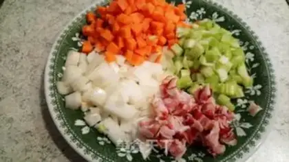 Make Tomato sauce pasta step 1