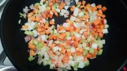 Make Tomato sauce pasta step 4