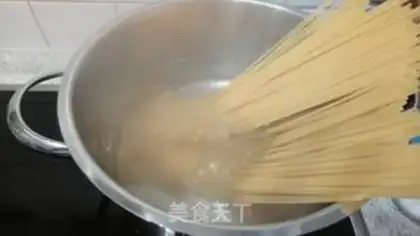 Make Tomato sauce pasta step 5