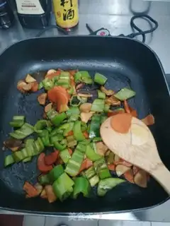 Make Pyramid carrots, fried abalone mushrooms step 5