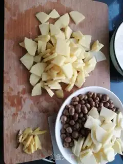 Make Curry Potato Mountain step 0