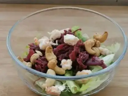 Make Red coconut cashew salad step 4