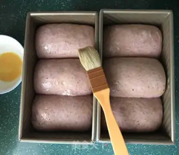 Make A black malt toast with a flamingo step 11