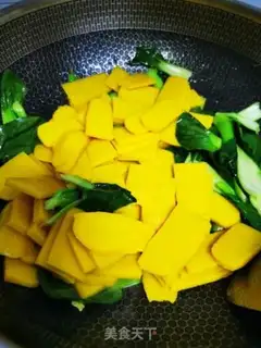 Make Scrambling the yellow beego step 3