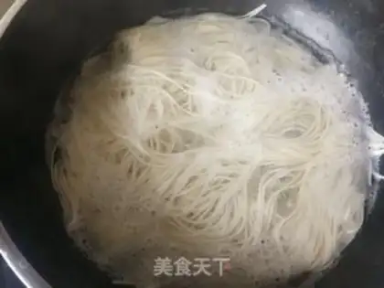 Make Shrimp sour noodles step 5