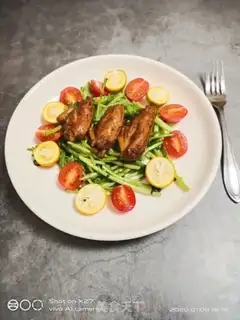 Make ♪ A chicken with a chrysanthemum salad step 5