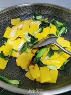 Make Scrambling the yellow beego step 4