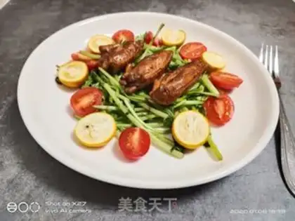 Make ♪ A chicken with a chrysanthemum salad step 8