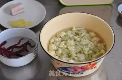 Make Spicy flowers step 1