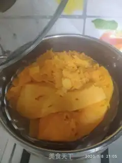 Make Pumpkin coconut ball step 0