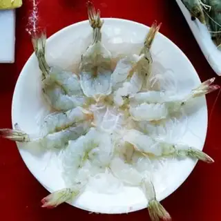 Make A garlic fan with a back shrimp step 2