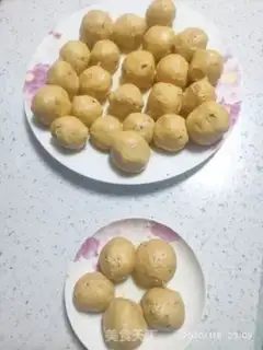 Make Pumpkin coconut ball step 8