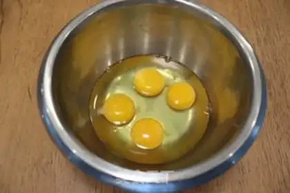 Make SpongeBob cake step 1