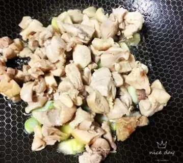 Make Black pepper potato chicken step 6