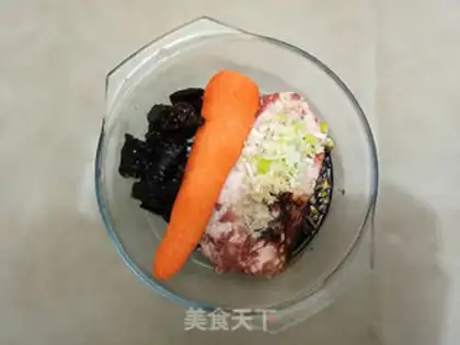 Make Carrots, grubs, pork pans step 2