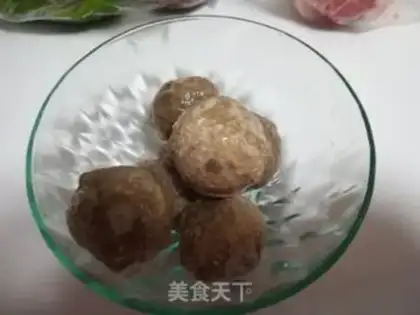 Make Meatball mushroom noodles step 1